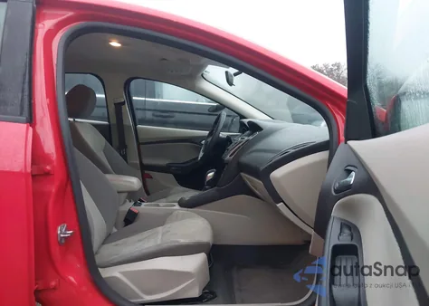 2014 Ford Focus Se z USA, uszkodzony, nr VIN 1FADP3F26EL306350